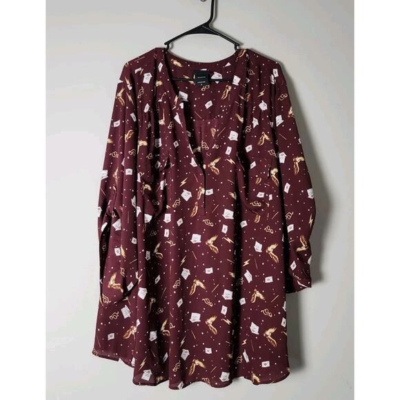 Torrid Harry Potter Georgette Harper Blouse Plus Size 6X Red Stars Wands - Picture 2 of 6